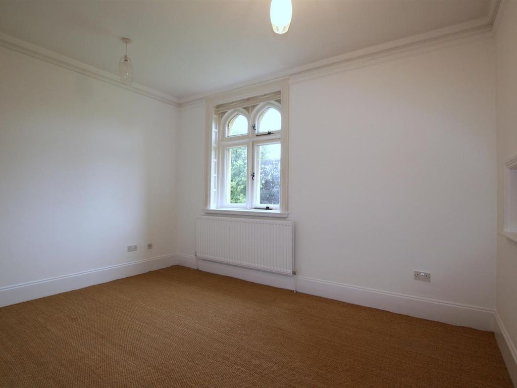 2 bed flat for sale in Brockhampton Park, Brockhampton, Cheltenham GL54, £260,000