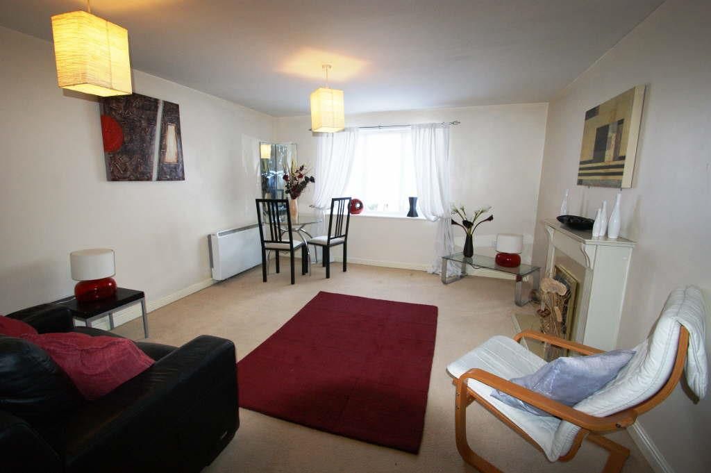 2 bed flat for sale in Victoria Court, Crossgates, Leeds LS15, £129,950