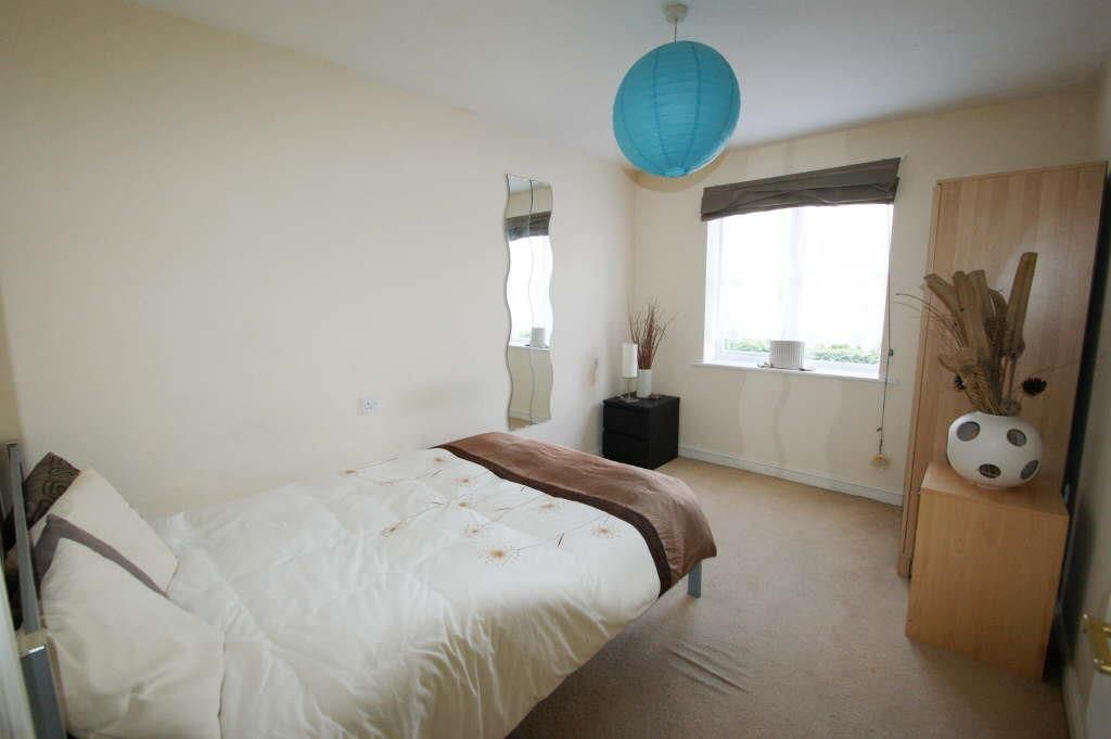 2 bed flat for sale in Victoria Court, Crossgates, Leeds LS15, £129,950