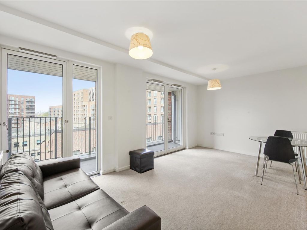1 bed flat for sale in Callisto Court, East City Point E16, £290,000