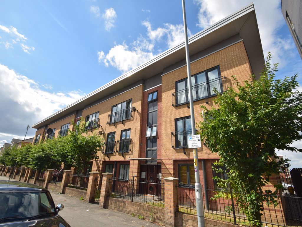 2 bed flat for sale in Old Birley Street, Hulme, Manchester. M15, £170,000
