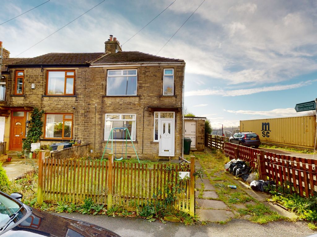 3 bed end terrace house for sale in Deanstones Lane, Queensbury BD13, £150,000