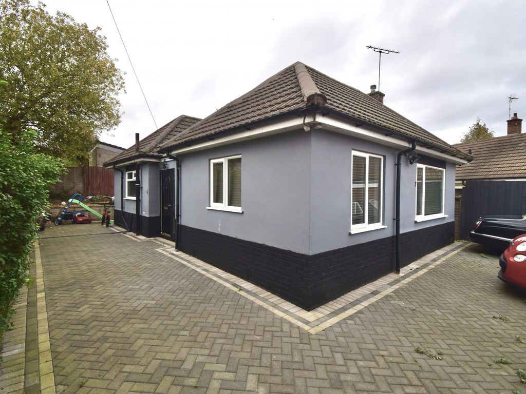 2 bed detached bungalow for sale in Alcester Drive, Evington LE5, £270,000