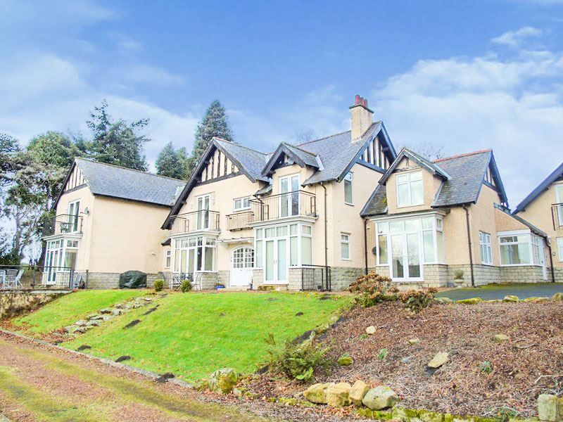 2 bed flat for sale in Rothbury, Morpeth NE65, £220,000