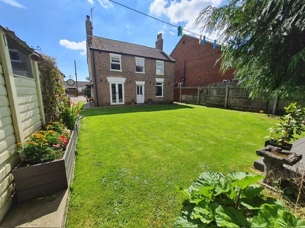 4 bed detached house for sale in Holywell Road, Alford LN13, £285,000