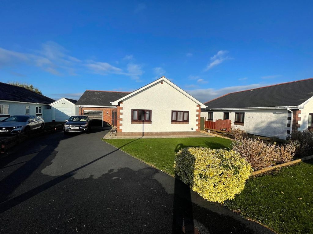 3 bed bungalow for sale in 2 Pen Y Bryn, Ffosyffin, Aberaeron SA46, £329,000