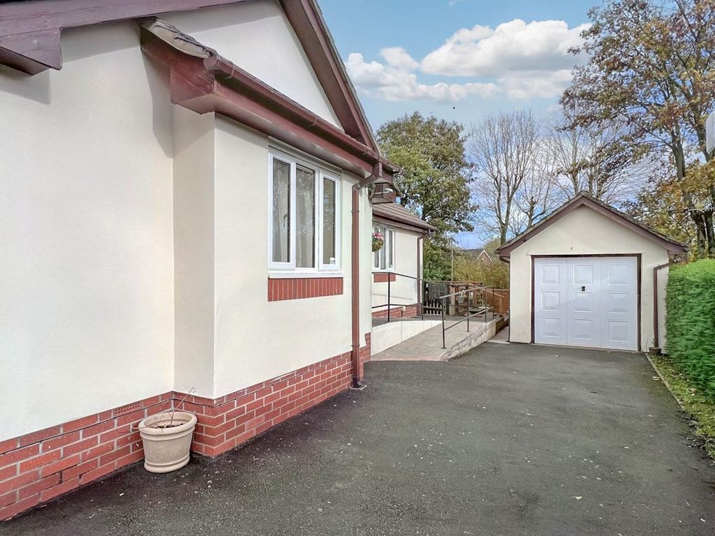 3 bed detached bungalow for sale in Newbridge-On-Wye, Llandrindod Wells LD1, £245,000