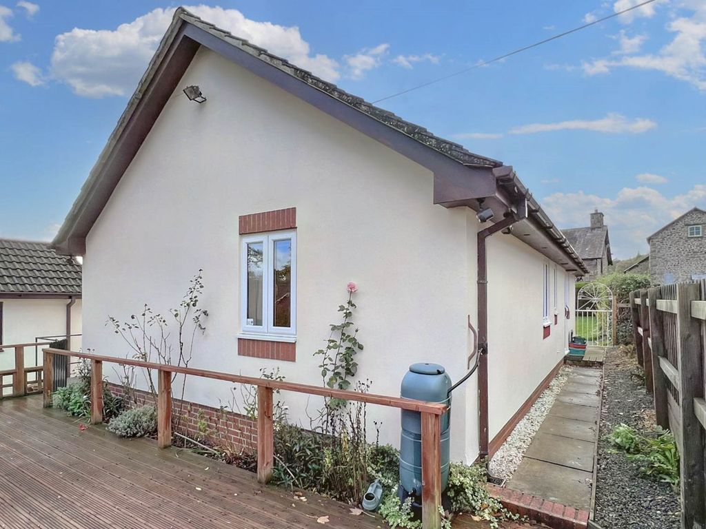 3 bed detached bungalow for sale in Newbridge-On-Wye, Llandrindod Wells LD1, £245,000