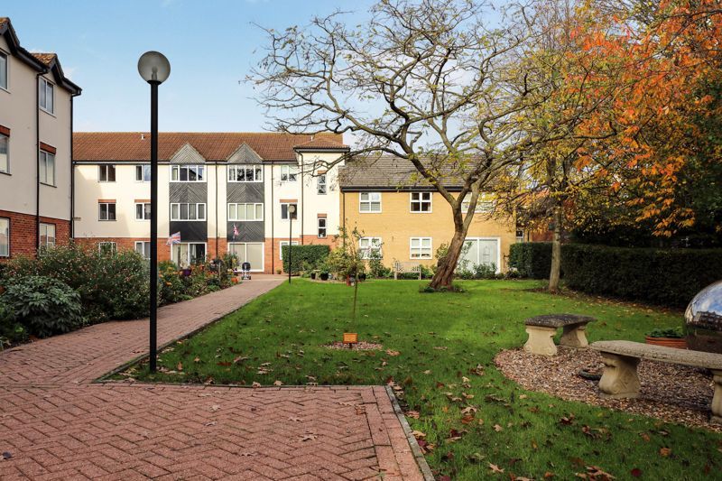 1 bed flat for sale in Havencourt, Chelmsford CM1, £90,000