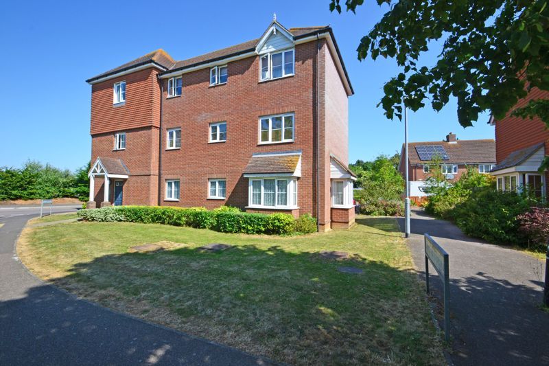 2 bed flat for sale in Great Easthall Way, Sittingbourne ME10, £170,000