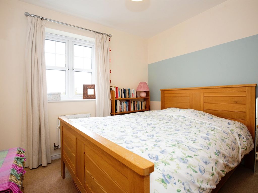 2 bed flat for sale in Wordsworth Avenue, Stratford-Upon-Avon CV37, £180,000