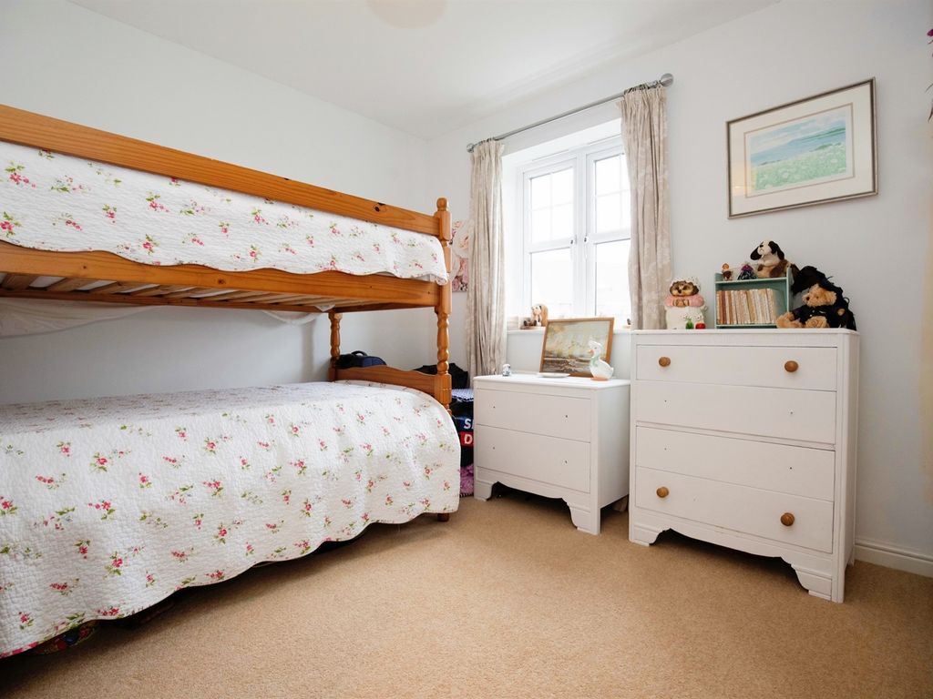 2 bed flat for sale in Wordsworth Avenue, Stratford-Upon-Avon CV37, £180,000