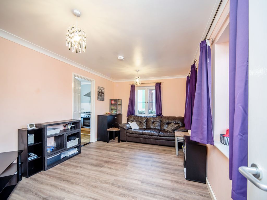 1 bed flat for sale in School Drive, St Neots PE19, £131,250