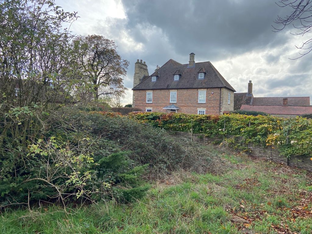 Land for sale in Manor Close, Hanslope, Milton Keynes MK19, £325,000