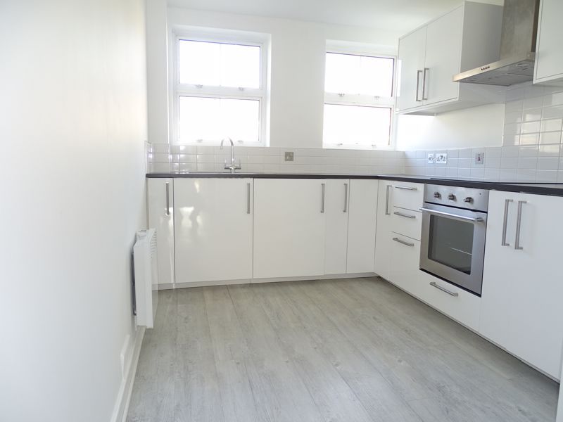 1 bed flat for sale in West End Lane, Barnet EN5, £225,000