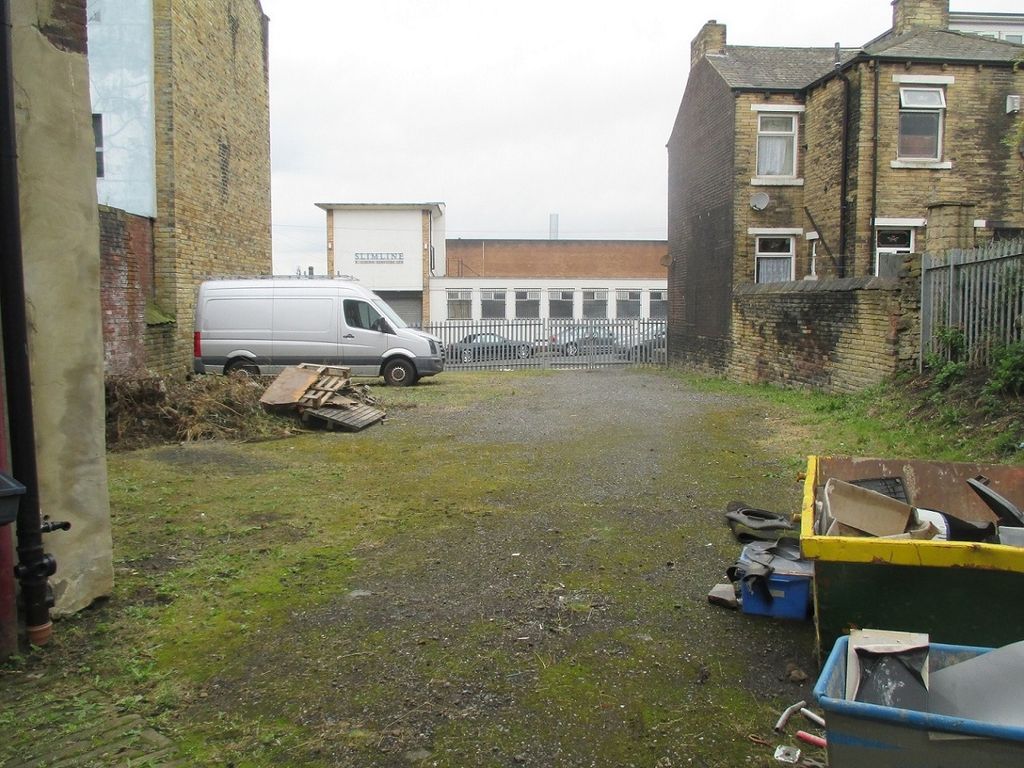 Industrial for sale in Rebecca Street, Bradford BD1, £500,000
