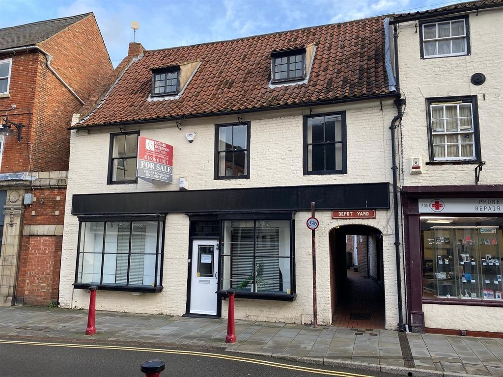 Commercial property for sale in Kirk Gate, Newark NG24, £230,000
