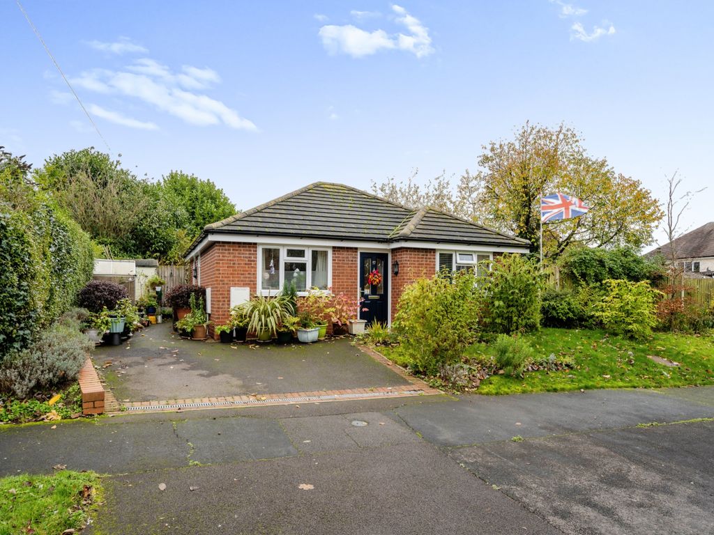 2 bed bungalow for sale in Greenfields, Gnosall, Stafford, Staffordshire ST20, £210,000
