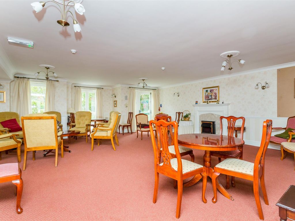 1 bed flat for sale in Lilac Court, London Road, Brighton BN1, £150,000