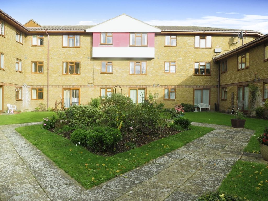 1 bed flat for sale in Allington Court, Outwood Common Road, Billericay CM11, £150,000