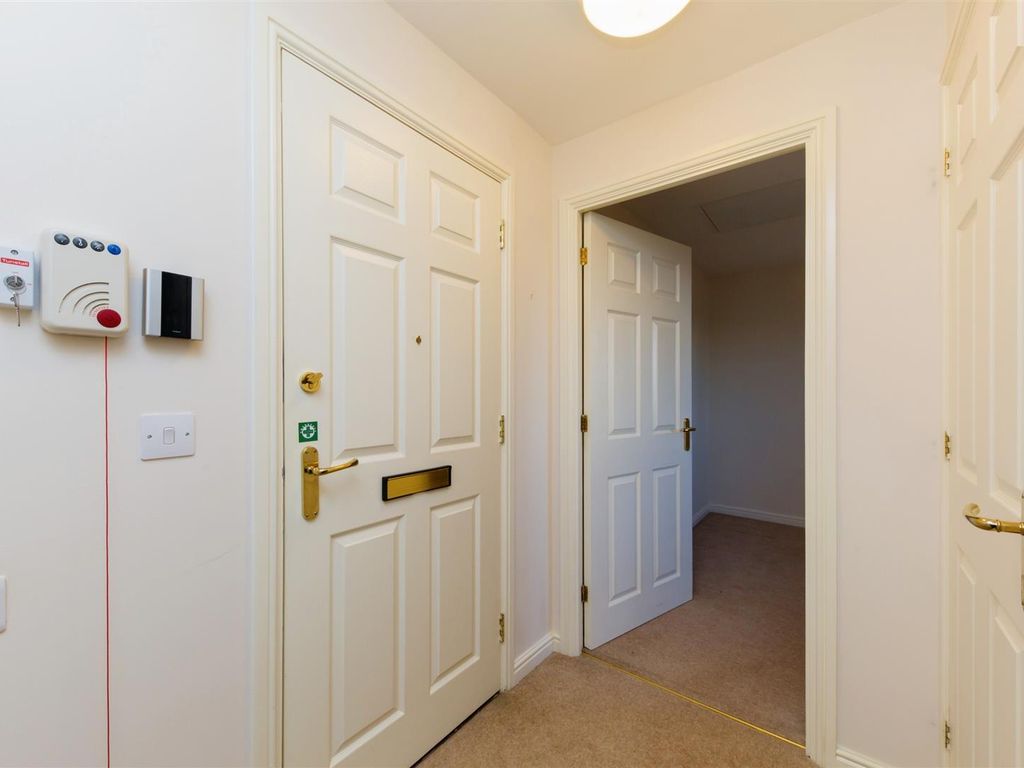 1 bed flat for sale in Beatty Court, Holland Walk, Nantwich CW5, £110,000