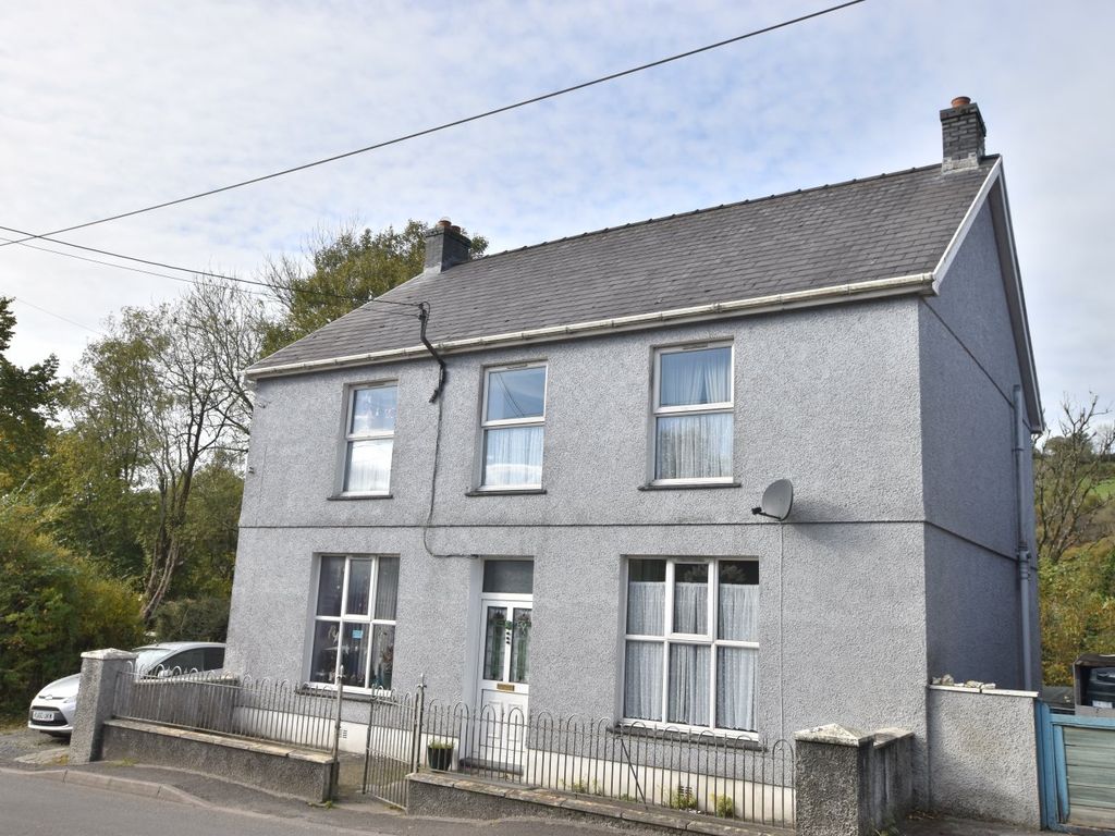 4 bed detached house for sale in Pencader, Carmarthenshire SA39, £210,000