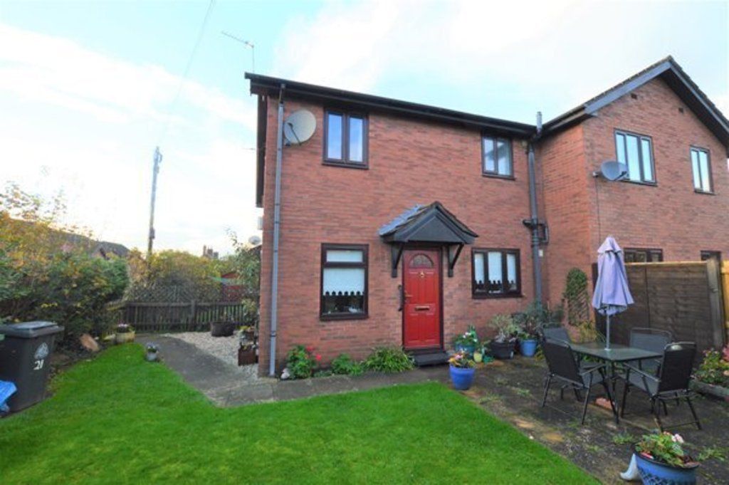 2 bed town house for sale in Portland Drive, Market Drayton TF9, £139,950