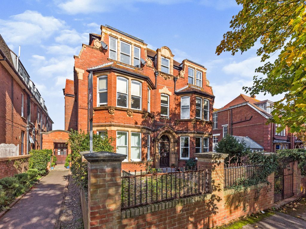 3 bed flat for sale in 29 Grimston Gardens, Folkestone CT20, £325,000