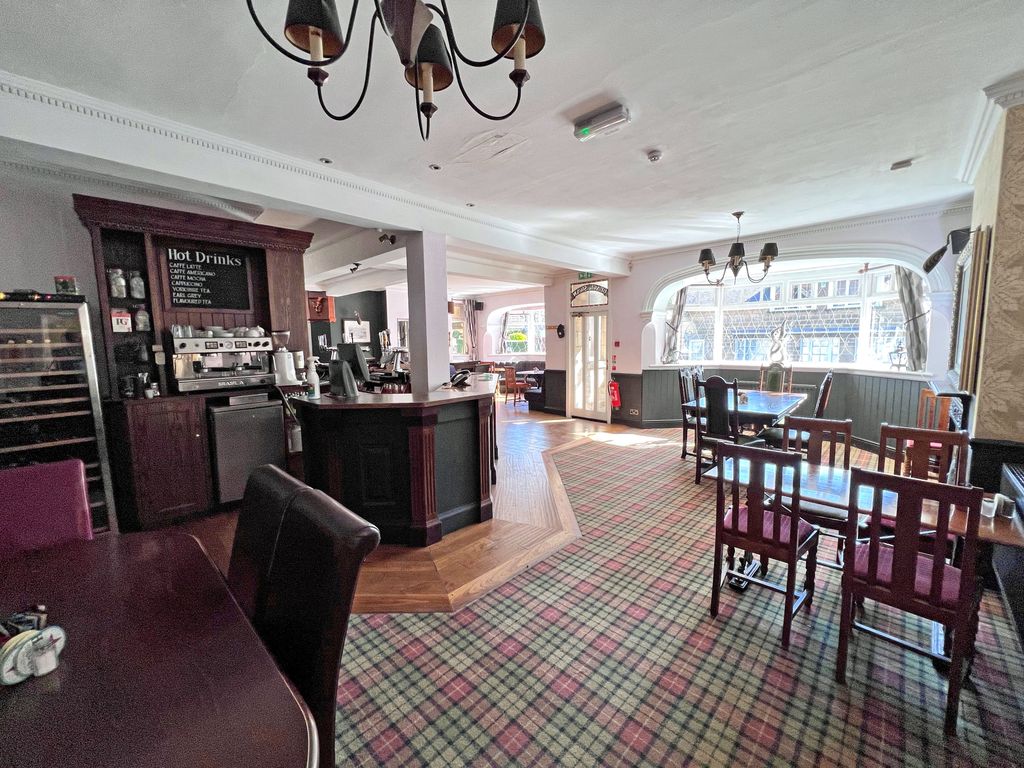Pub/bar for sale in Burn Bridge Road, Harrogate HG3, £75,000