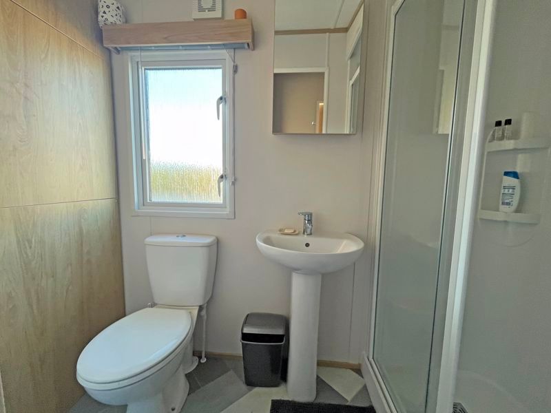 2 bed mobile/park home for sale in Blue Anchor, Minehead TA24, £65,000