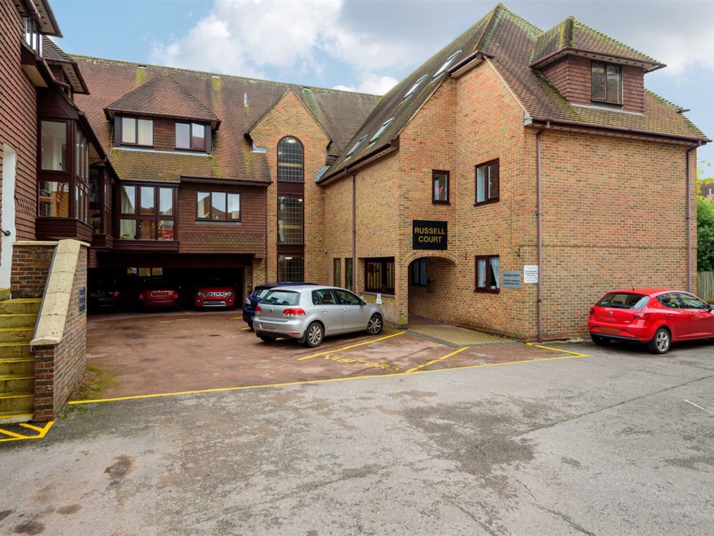 2 bed flat for sale in 18 Russell Court, Midhurst, West Sussex GU29, £125,000