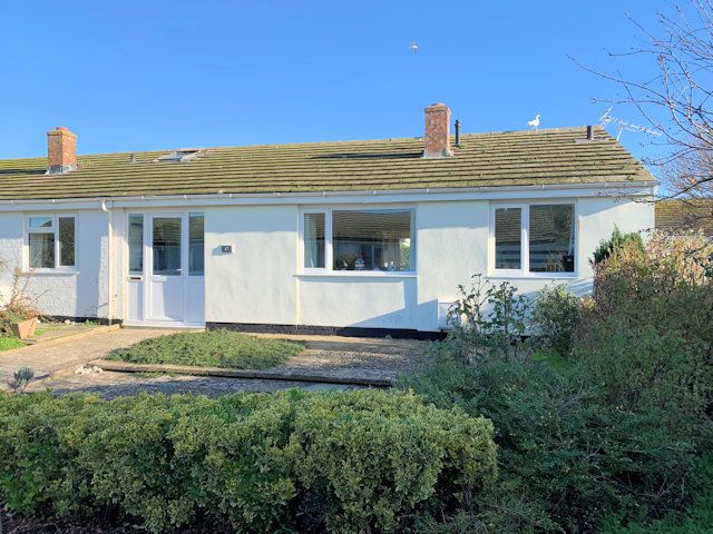 1 bed bungalow for sale in Cantref, Tywyn LL36, £199,950