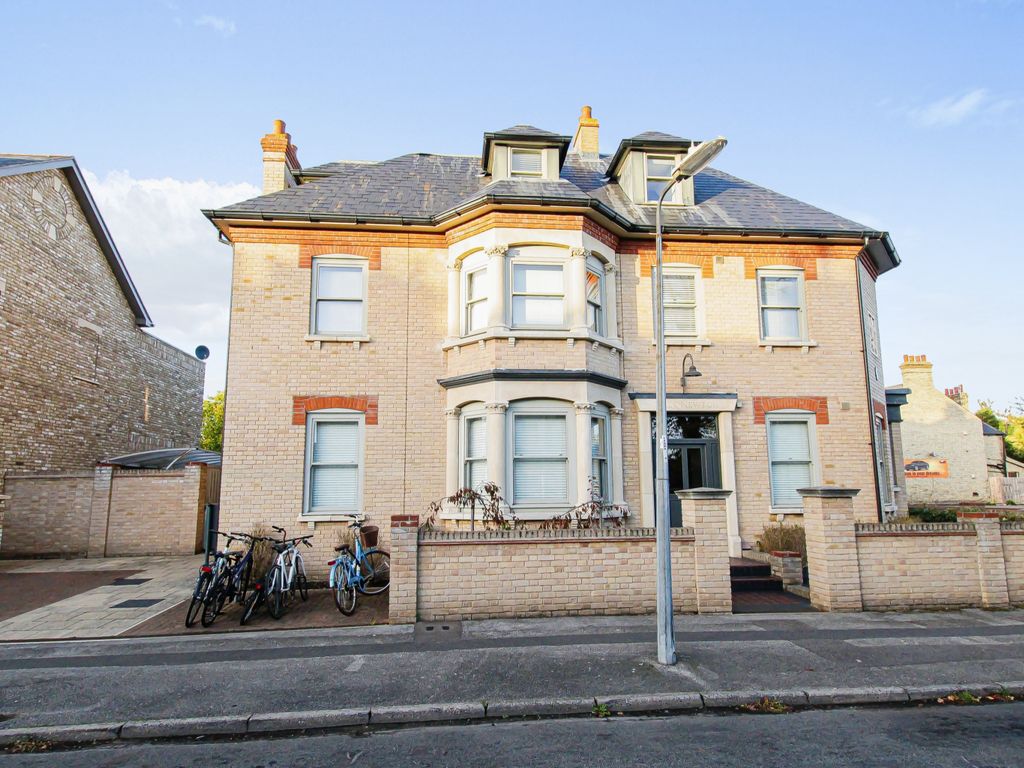 1 bed flat for sale in 81 Humberstone Road, Cambridge CB4, £190,000