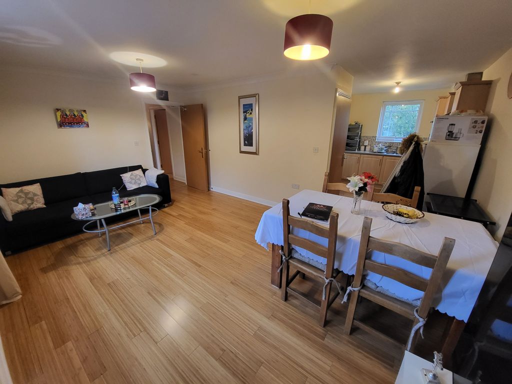 2 bed flat for sale in Chorlton Road, Hulme, Manchester. M15, £169,500