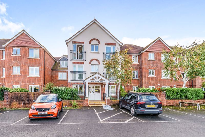 1 bed flat for sale in Mitchell Court, Horley RH6, £175,000