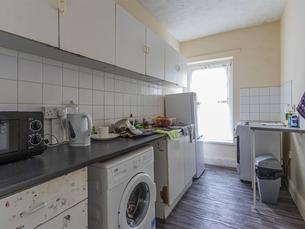4 bed terraced house for sale in Clive Street, Grangetown, Cardiff CF11, £250,000