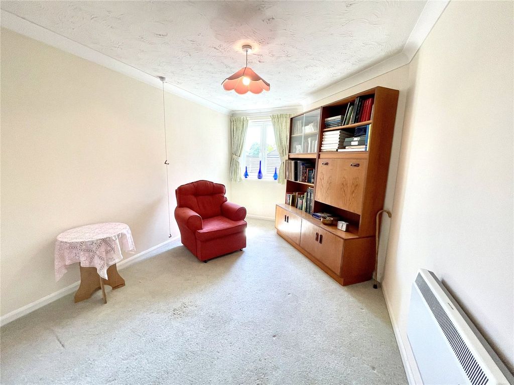 2 bed flat for sale in Sovereign Court, 9 Warham Road, South Croydon, Croydon CR2, £160,000