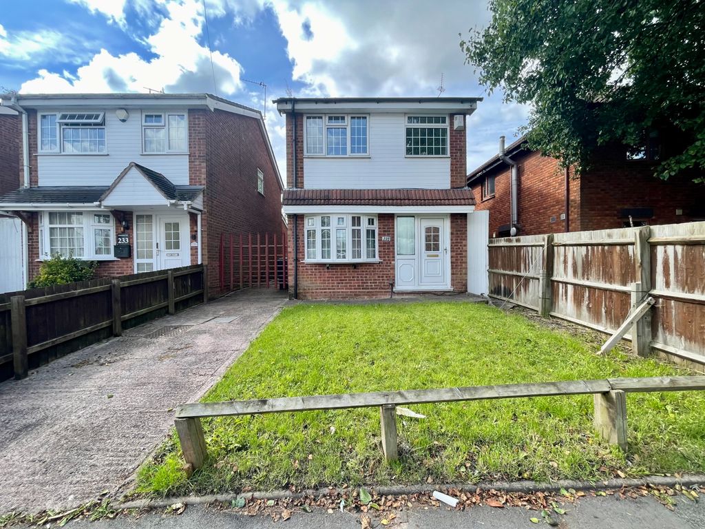 3 bed detached house for sale in Coleman Street, Whitmore Reans, Wolverhampton WV6, £190,000
