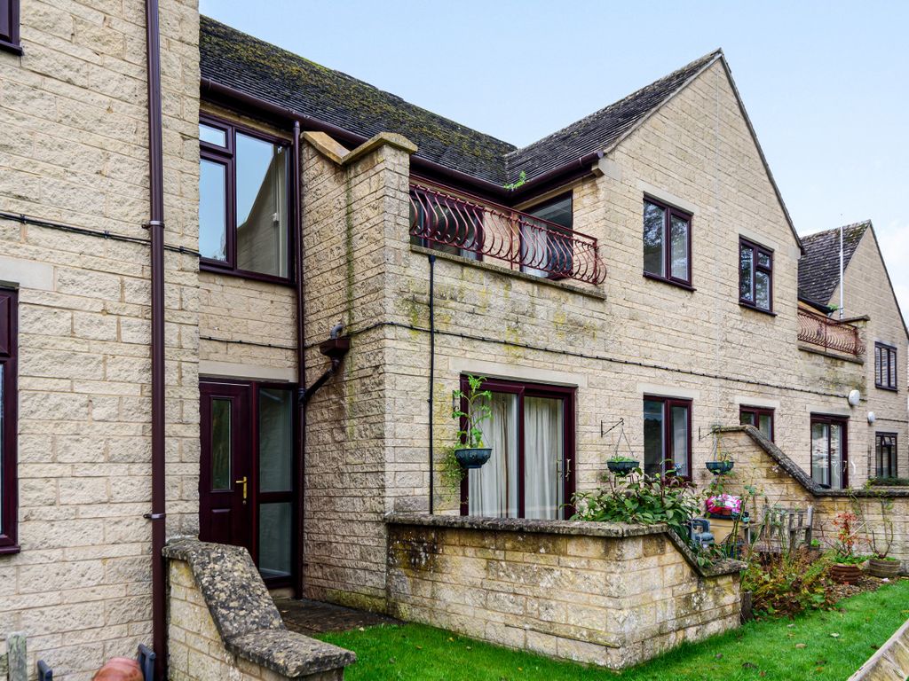 2 bed flat for sale in Priory Mews, Trafalgar Road, Cirencester, Gloucestershire GL7, £180,000