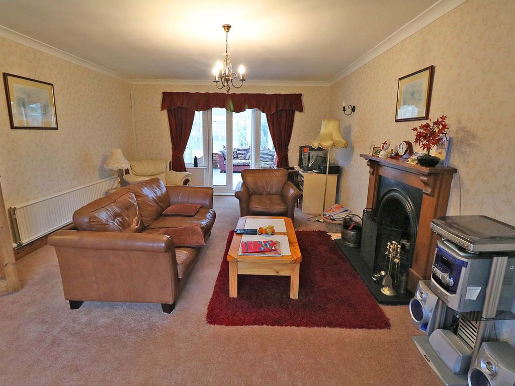 3 bed detached bungalow for sale in West Street, West Butterwick, Scunthorpe DN17, £320,000