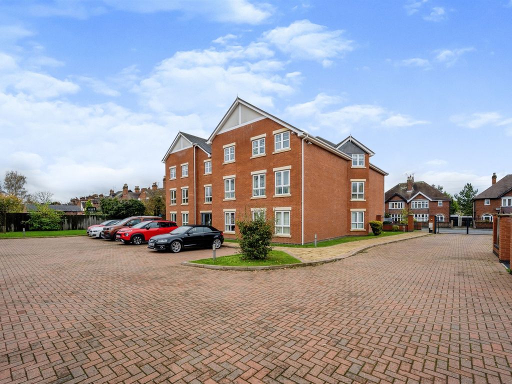 1 bed flat for sale in St. Leonards Avenue, Stafford ST17, £135,000