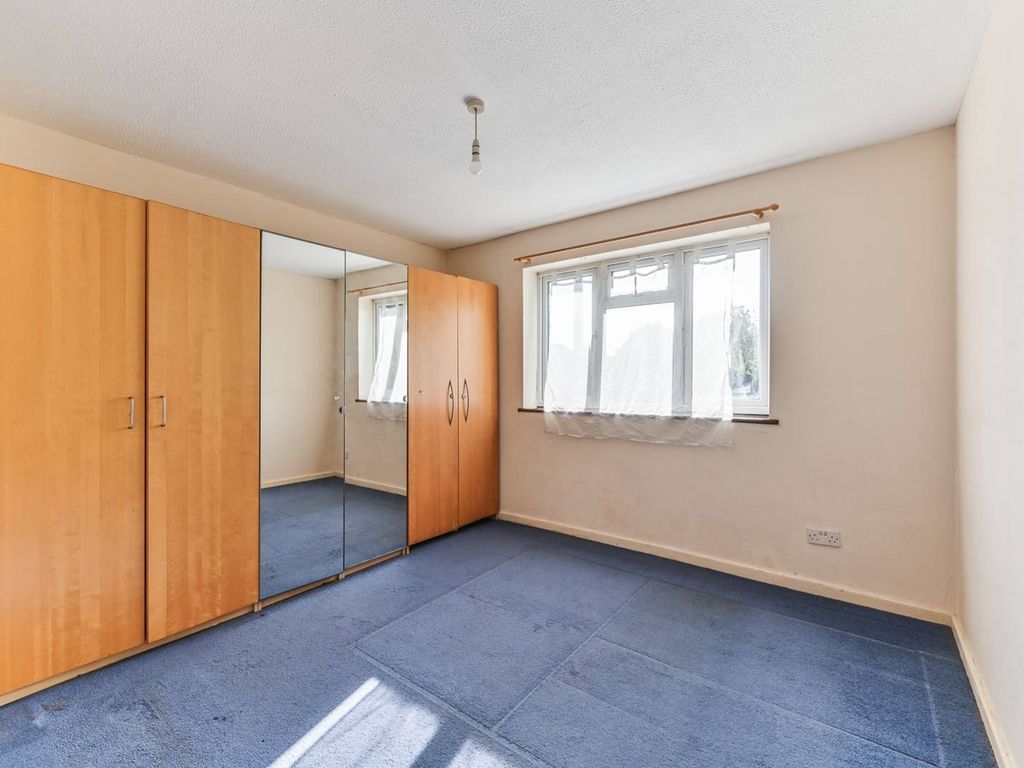 1 bed flat for sale in Kensington Avenue CR7, Thornton Heath,, £200,000