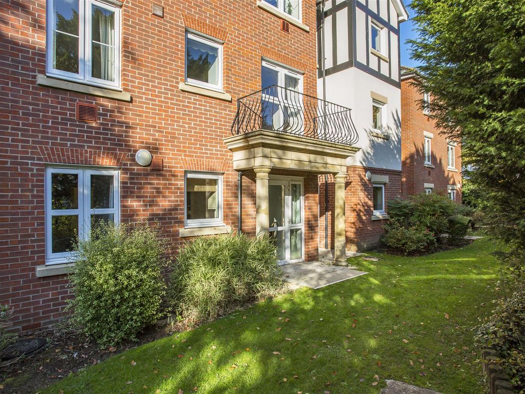 1 bed flat for sale in Hadlow Road, Tonbridge TN9, £115,000