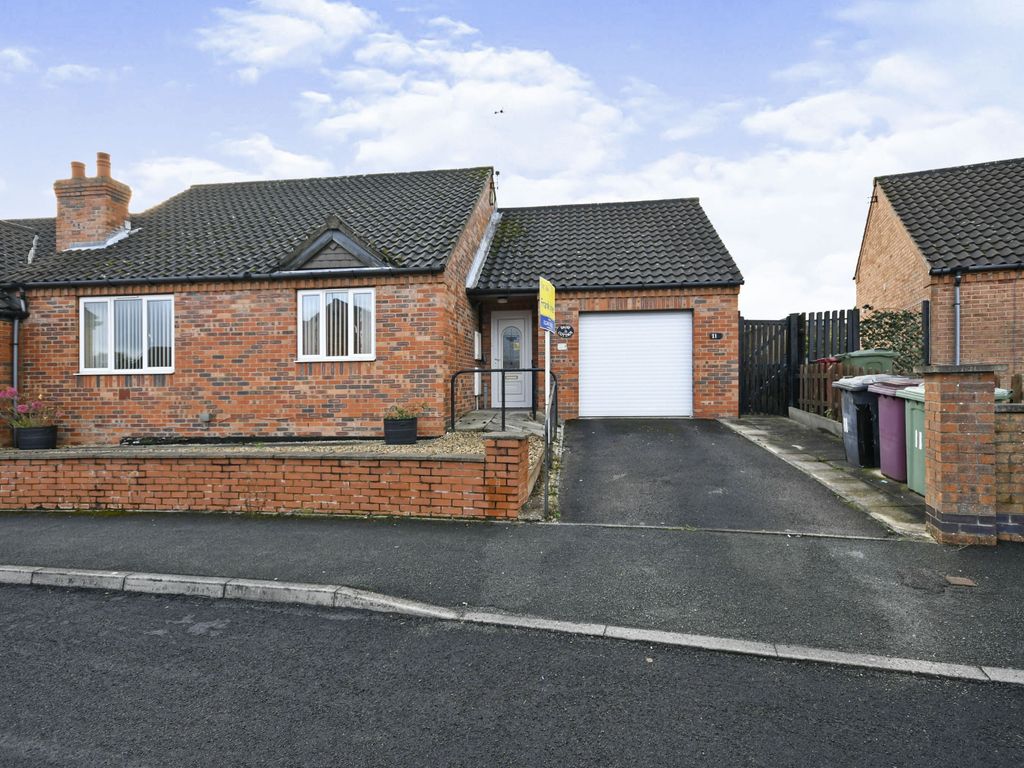 2 bed bungalow for sale in Laurel Avenue, Arkwright, Chesterfield, Derbyshire S44, £205,000