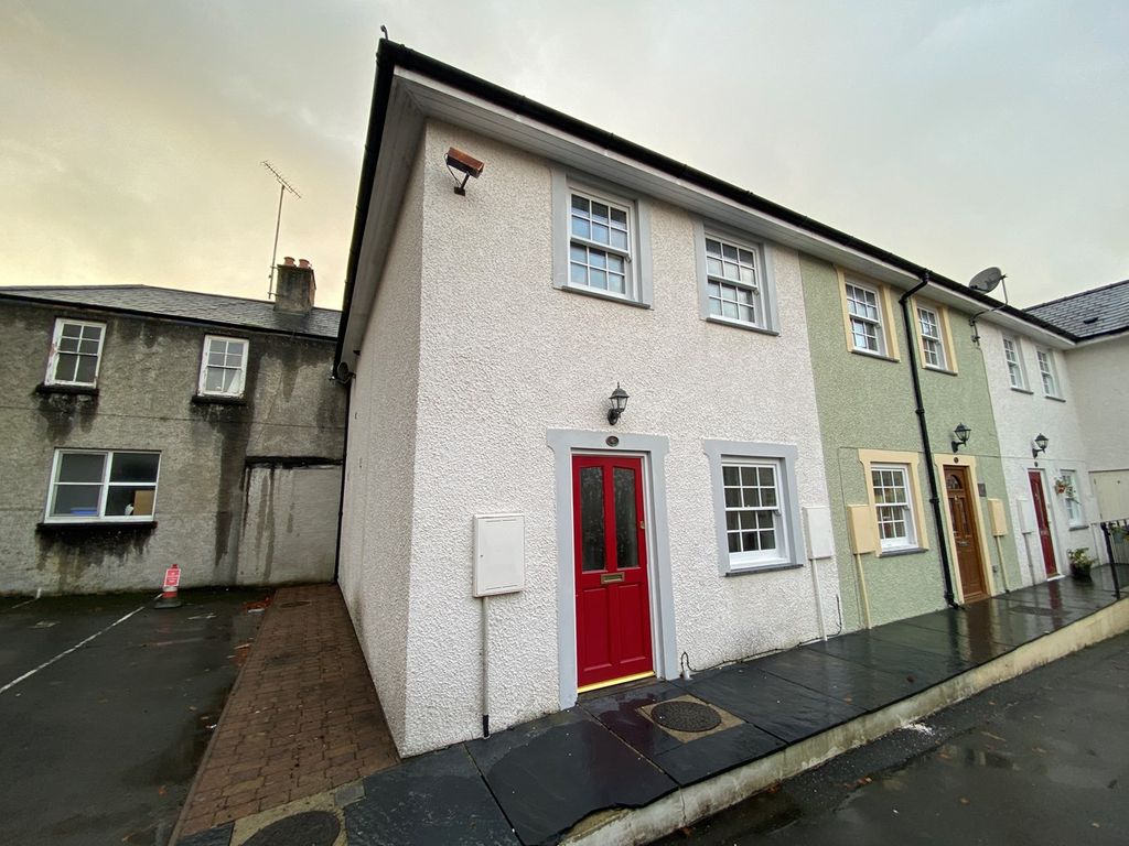 2 bed end terrace house for sale in Market Street, Lampeter SA48, £99,000