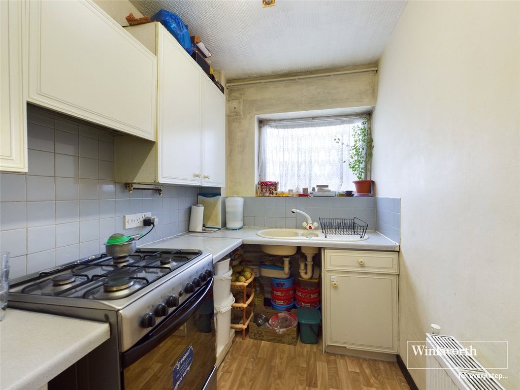 1 bed flat for sale in Kenwood Court, 1 Elmwood Crescent, Kingsbury NW9, £280,000