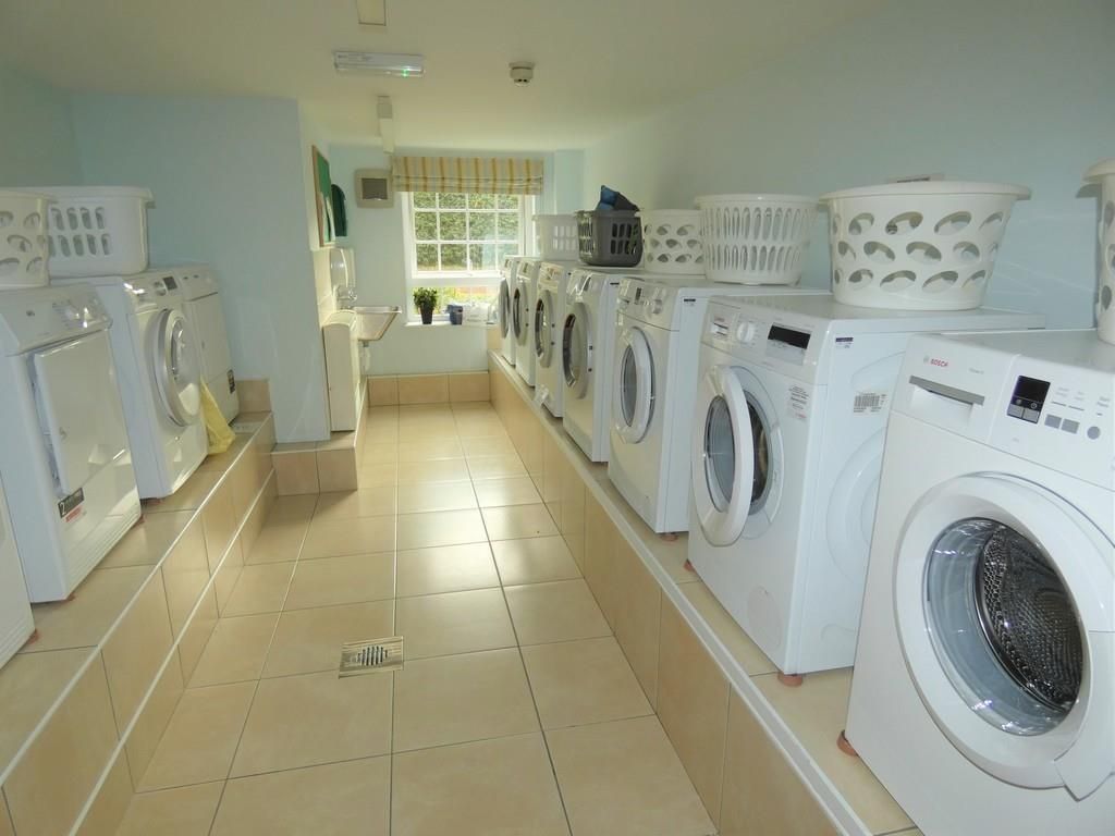 1 bed flat for sale in Church Street, Littlehampton BN17, £135,000