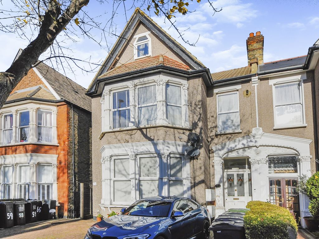 2 bed flat for sale in Culverley Road, London SE6, £250,000