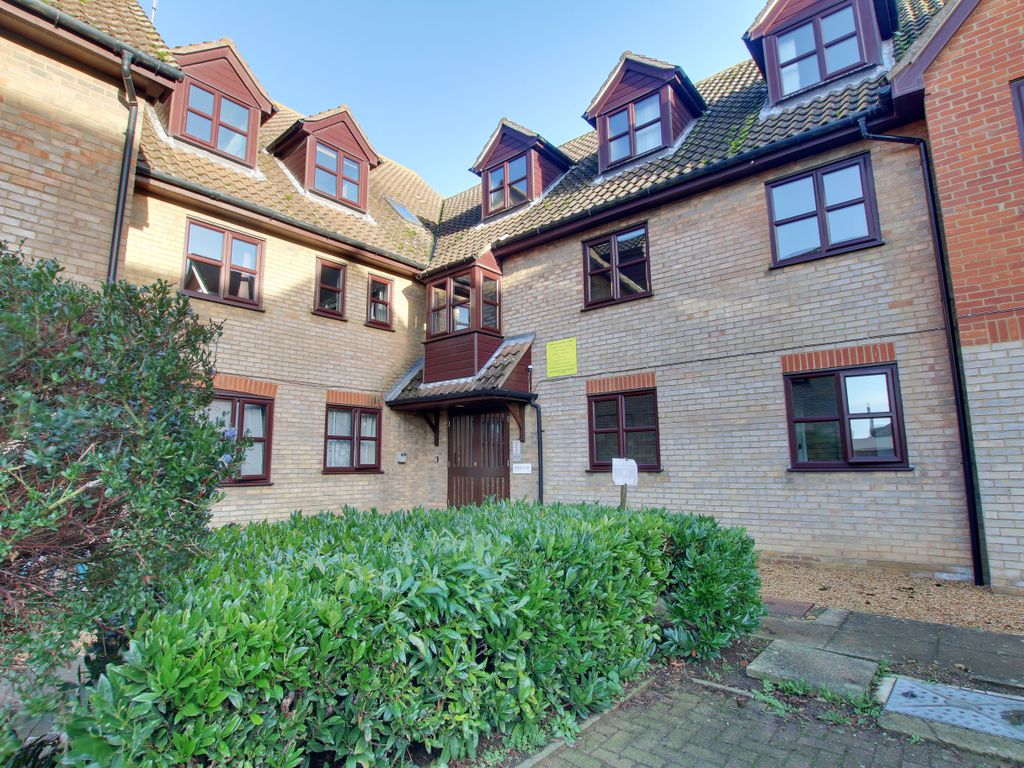 3 bed penthouse for sale in Station Road, March PE15, £130,000