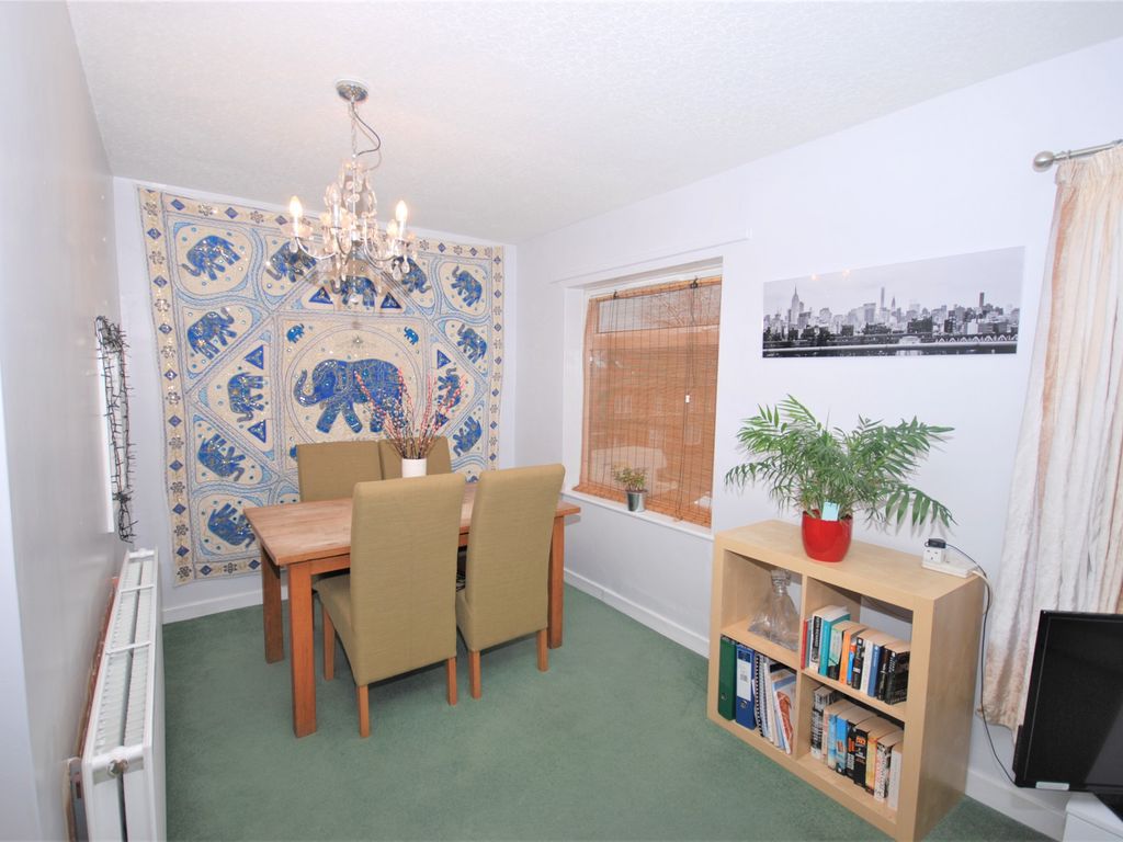 2 bed flat for sale in Hill Street, Warwick, Warwickshire CV34, £160,000